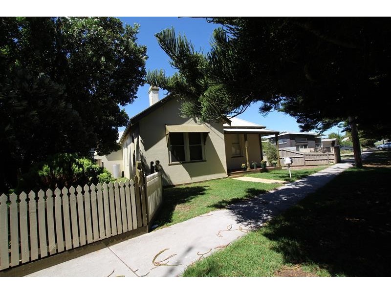 6 The Esplanade, Warrnambool VIC 3280