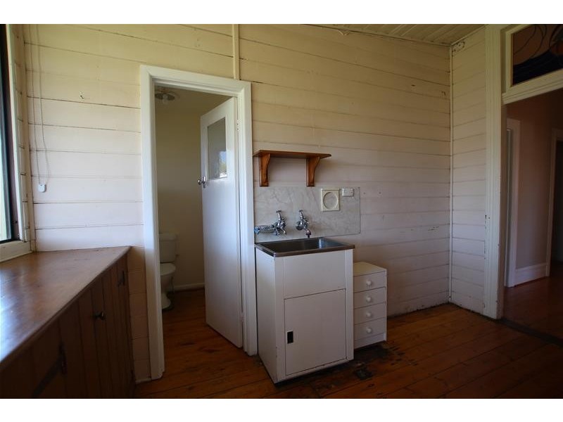 6 The Esplanade, Warrnambool VIC 3280