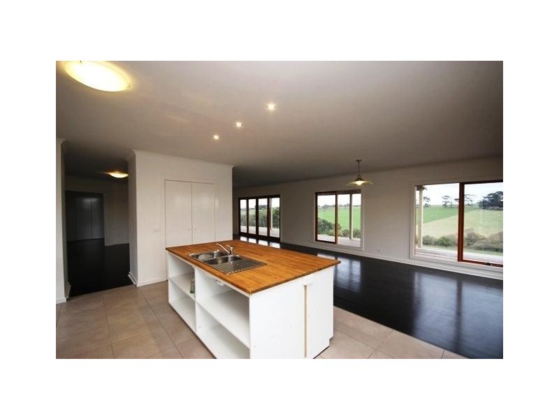 125 Plummers Hill Road, Woodford VIC 3281