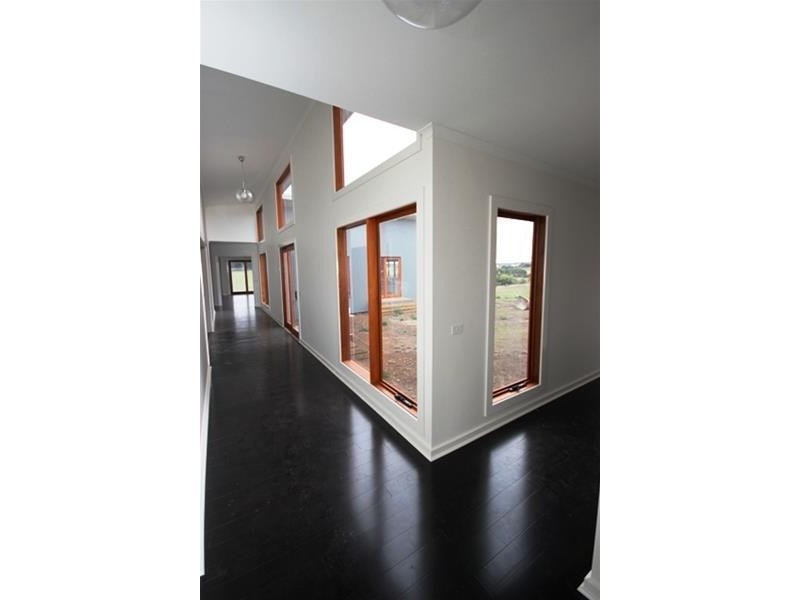 125 Plummers Hill Road, Woodford VIC 3281