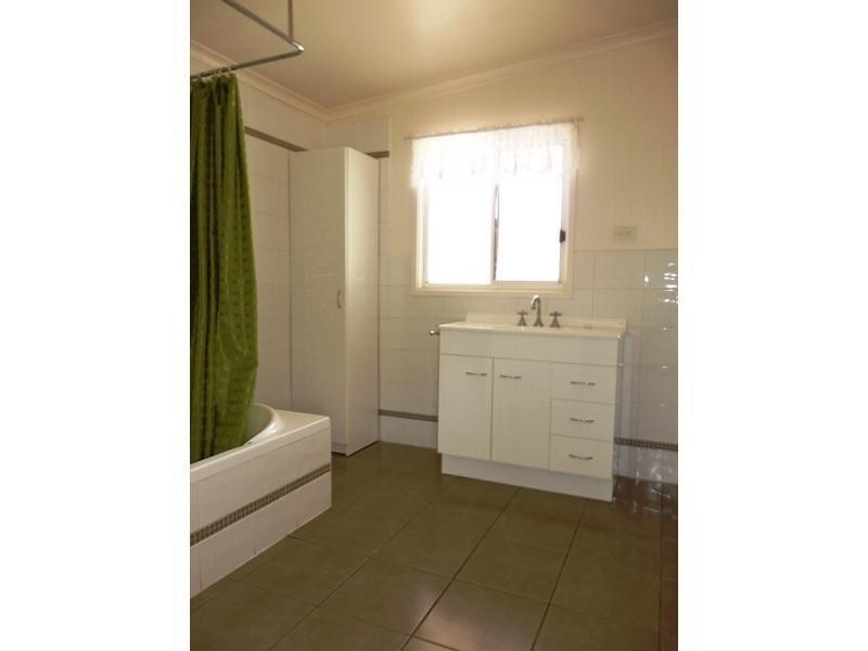 27 Ritchie Street, Caramut VIC 3274