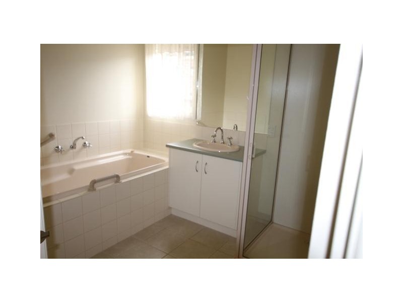 13 McVicar Street, Koroit VIC 3282