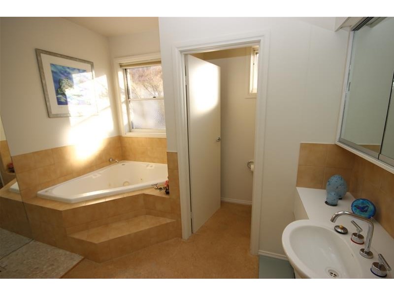 70 Mickle Crescent, Warrnambool VIC 3280