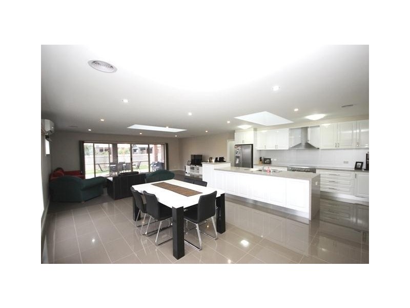 15 Cleveland Street, Warrnambool VIC 3280