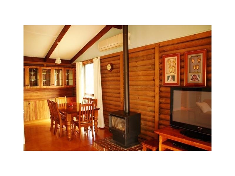 34 Anzac Avenue, Koroit VIC 3282