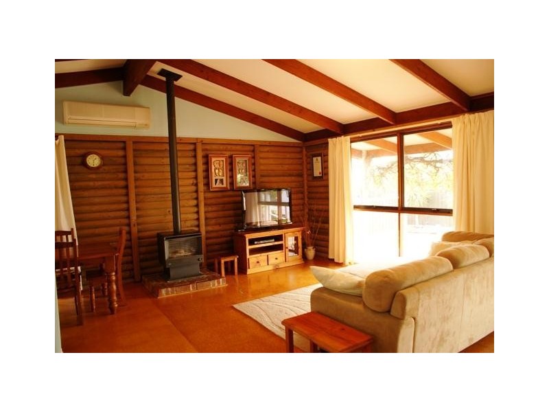 34 Anzac Avenue, Koroit VIC 3282