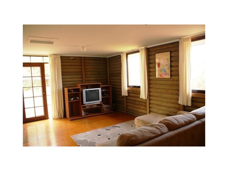 34 Anzac Avenue, Koroit VIC 3282