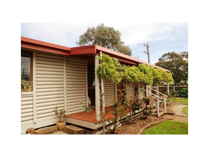 34 Anzac Avenue, Koroit VIC 3282