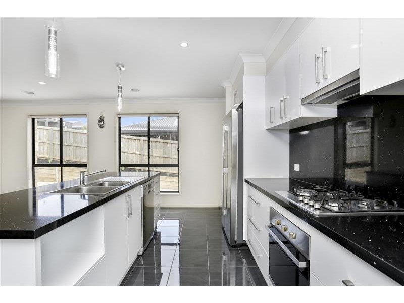 36 Dennington Rise, Warrnambool VIC 3280