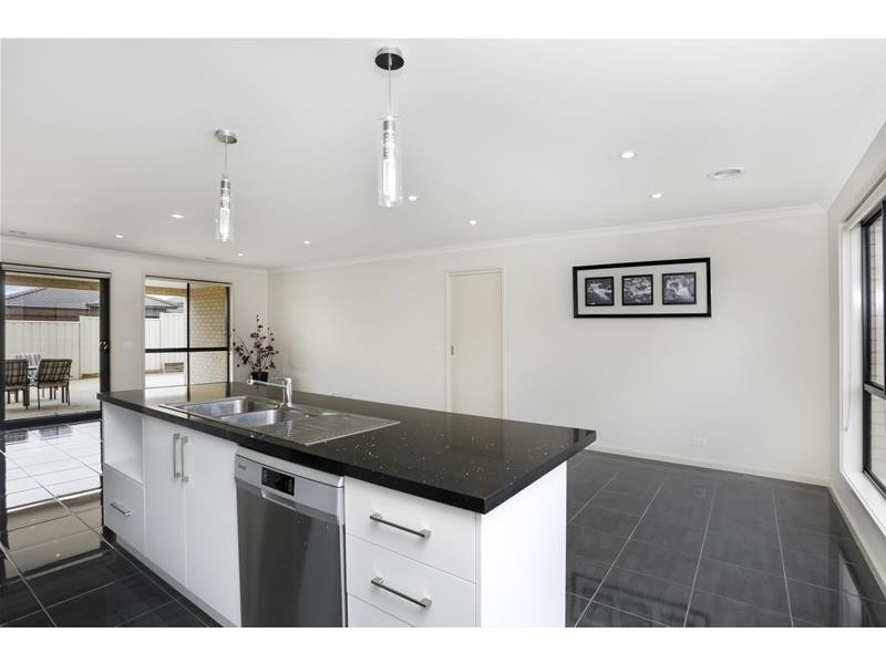 36 Dennington Rise, Warrnambool VIC 3280