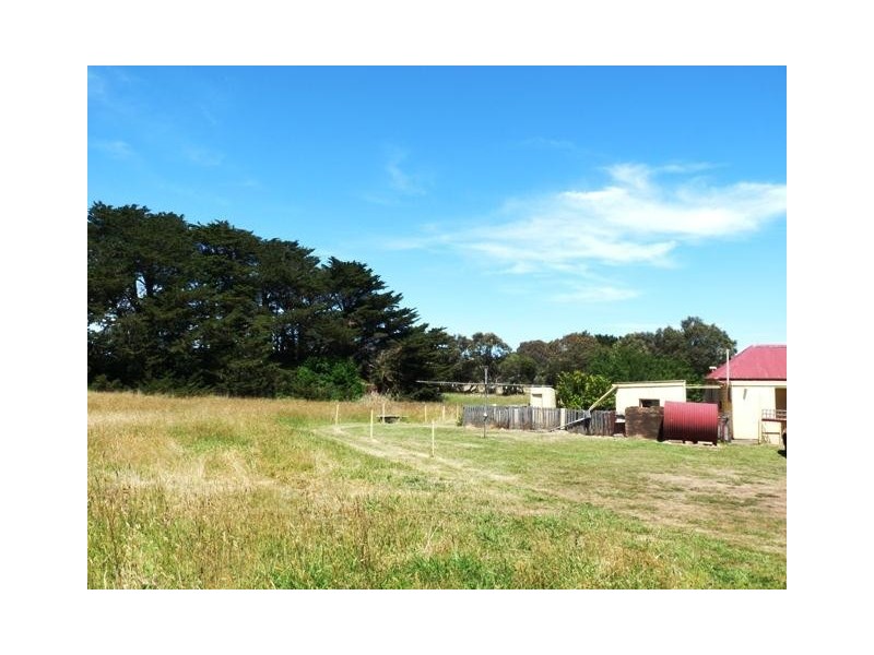 584 Hopkins Highway, Bushfield VIC 3281