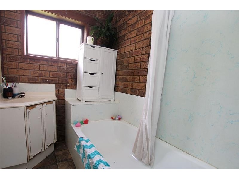 10 Porter Street, Woolsthorpe VIC 3276