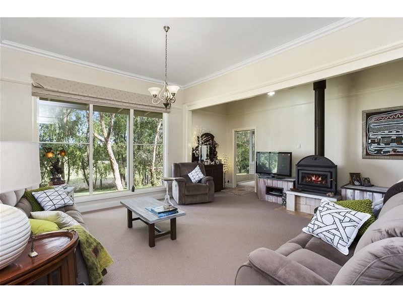 230 Warrne Road, Wangoom VIC 3279