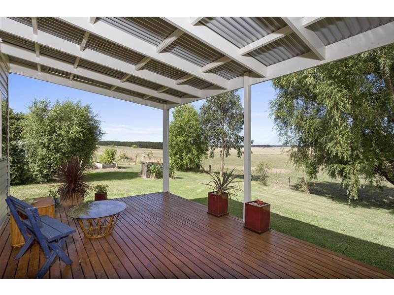 230 Warrne Road, Wangoom VIC 3279