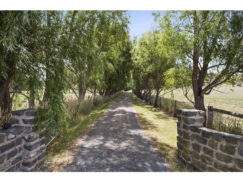 230 Warrne Road, Wangoom VIC 3279