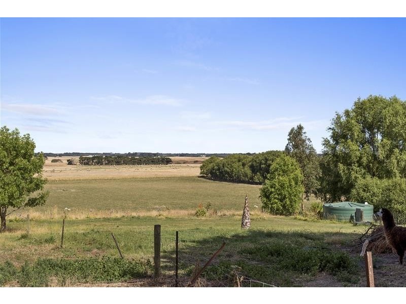 230 Warrne Road, Wangoom VIC 3279