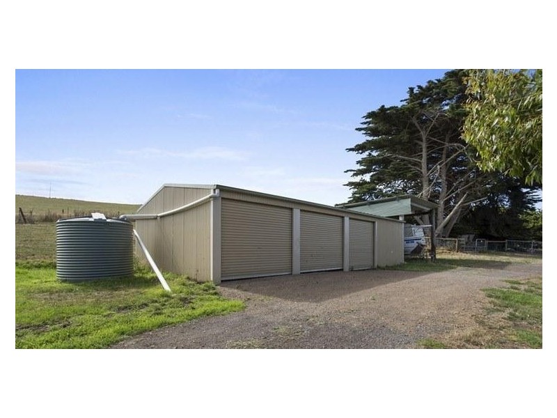 230 Warrne Road, Wangoom VIC 3279