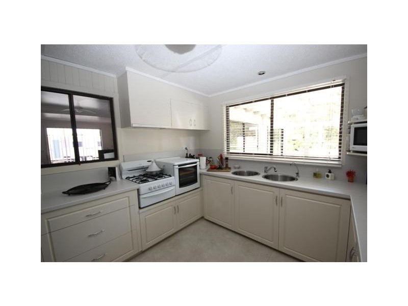 23 Quinns Road, Bushfield VIC 3281