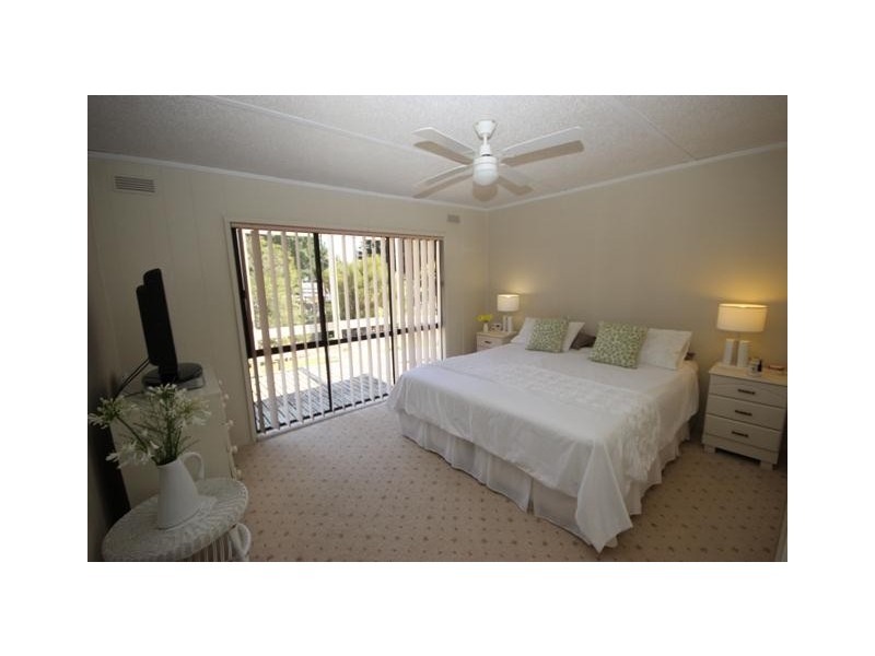 23 Quinns Road, Bushfield VIC 3281