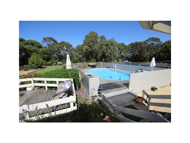 23 Quinns Road, Bushfield VIC 3281