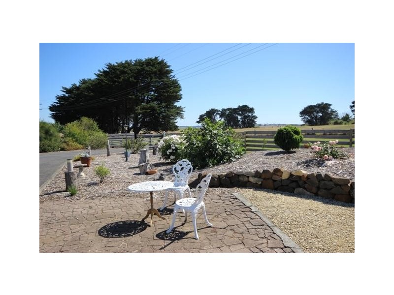 23 Quinns Road, Bushfield VIC 3281