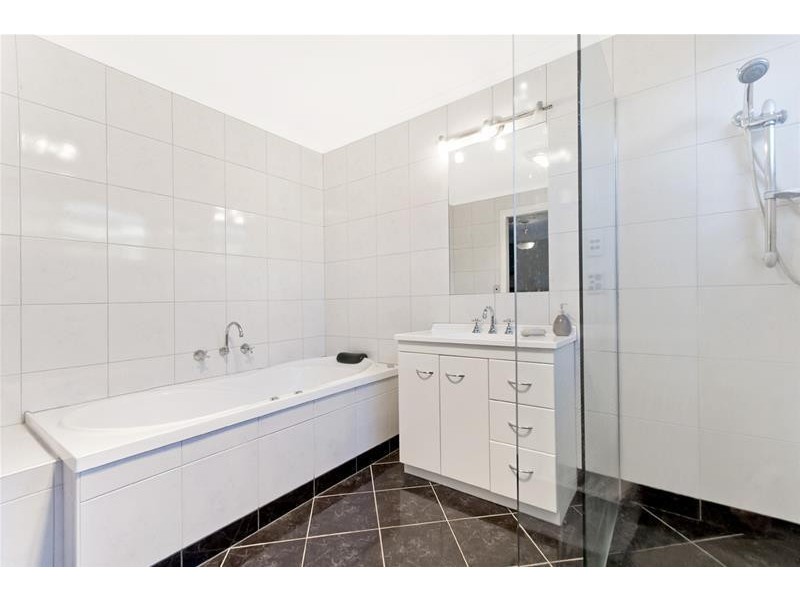 11a Wendy Place, Warrnambool VIC 3280