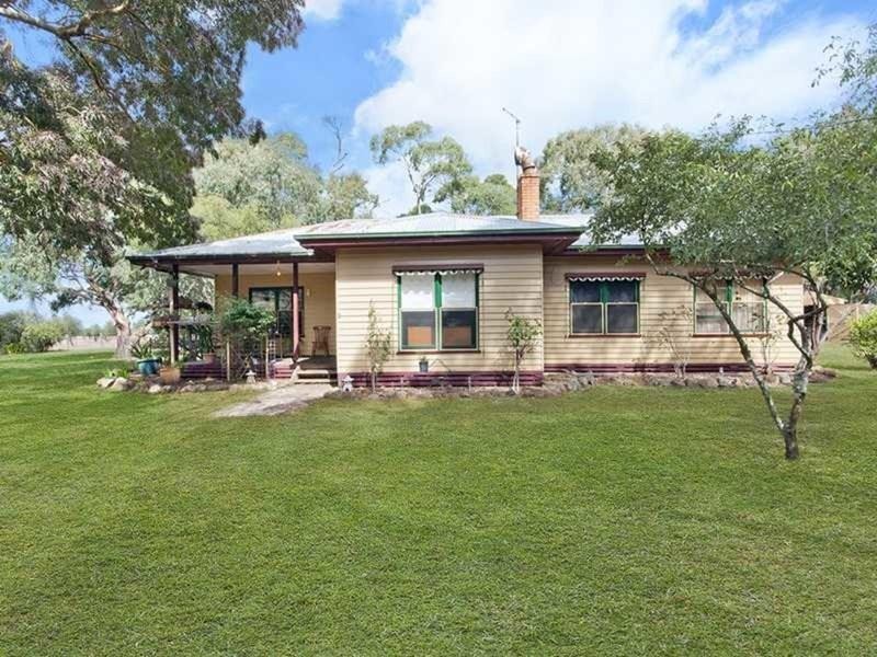 445 Burchetts Lane, Caramut VIC 3274