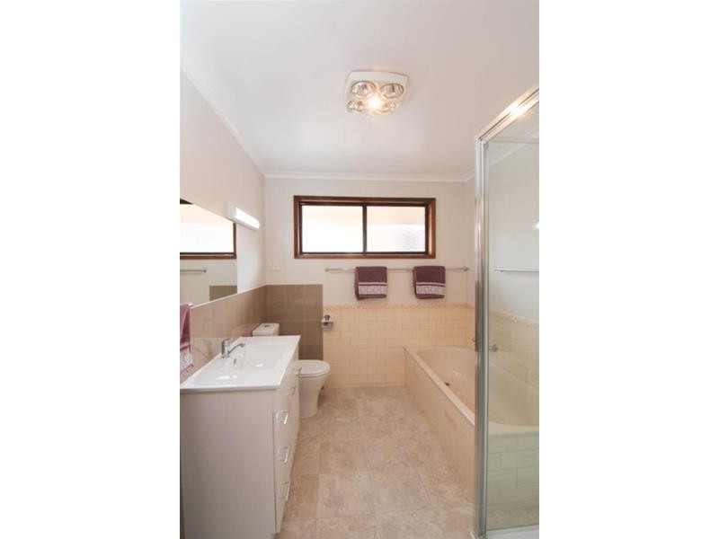 5 Laverock Grove, Warrnambool VIC 3280