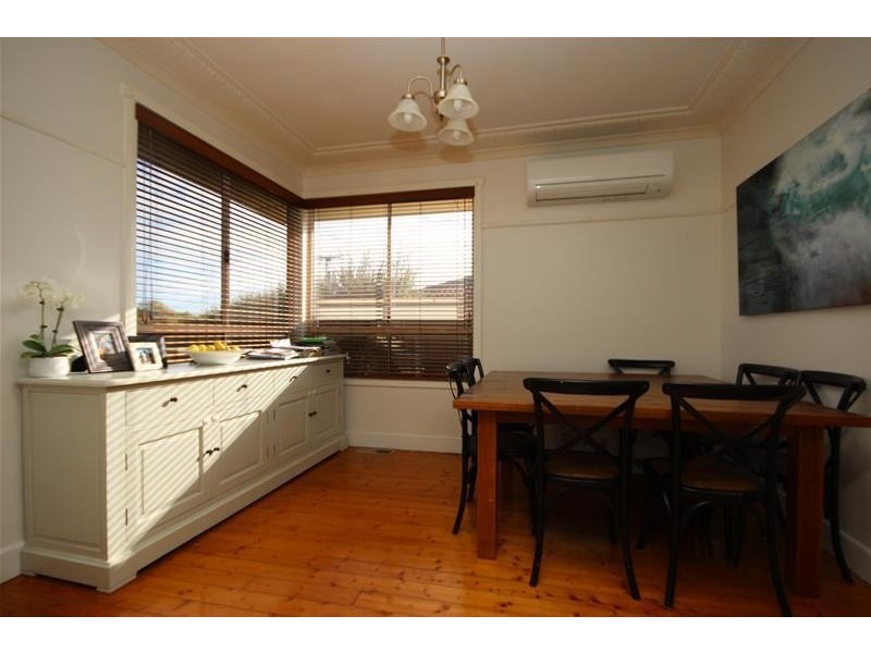 8 Wallace Avenue, Warrnambool VIC 3280