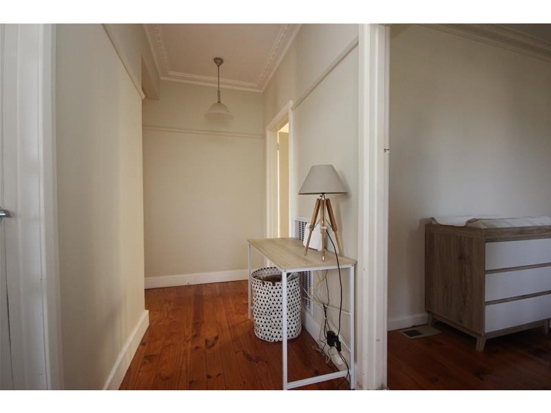 8 Wallace Avenue, Warrnambool VIC 3280