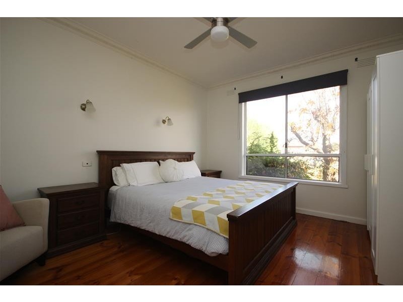 8 Wallace Avenue, Warrnambool VIC 3280