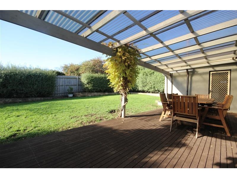 8 Wallace Avenue, Warrnambool VIC 3280