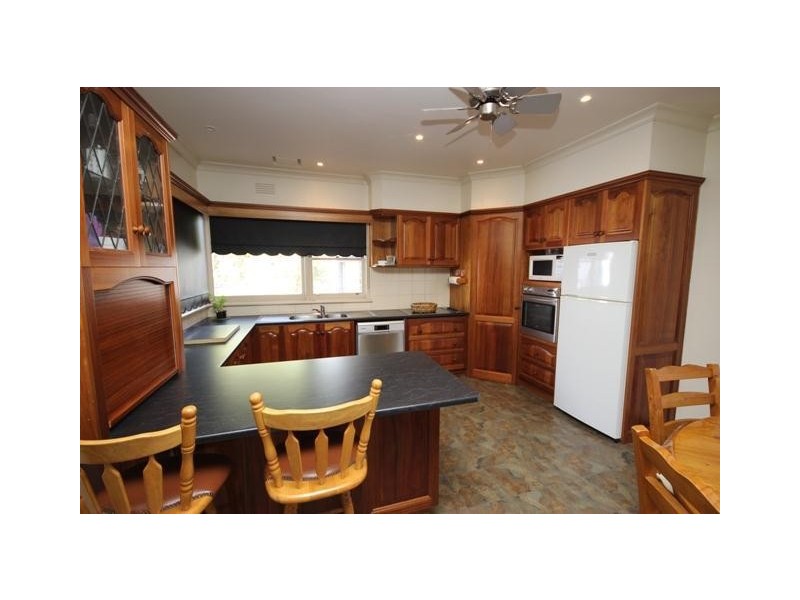 98 Ziegler Parade, Allansford VIC 3277