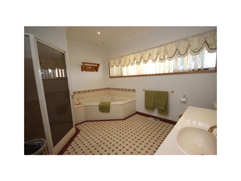 98 Ziegler Parade, Allansford VIC 3277