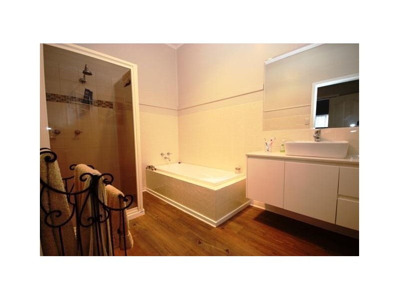 72 Mill Street, Mortlake VIC 3272