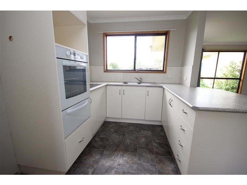 1 2 & 3/5 Murnane Street, Terang VIC 3264