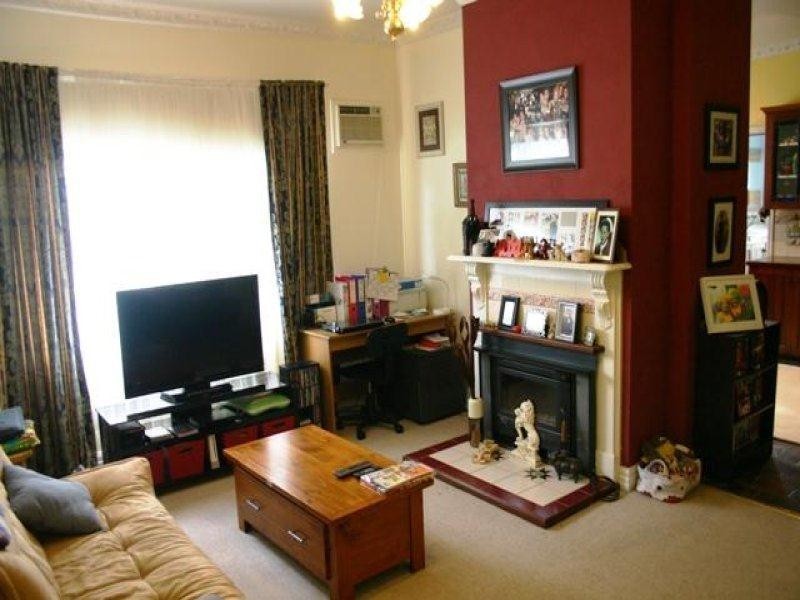 121 &  121a Commercial Road, Koroit VIC 3282