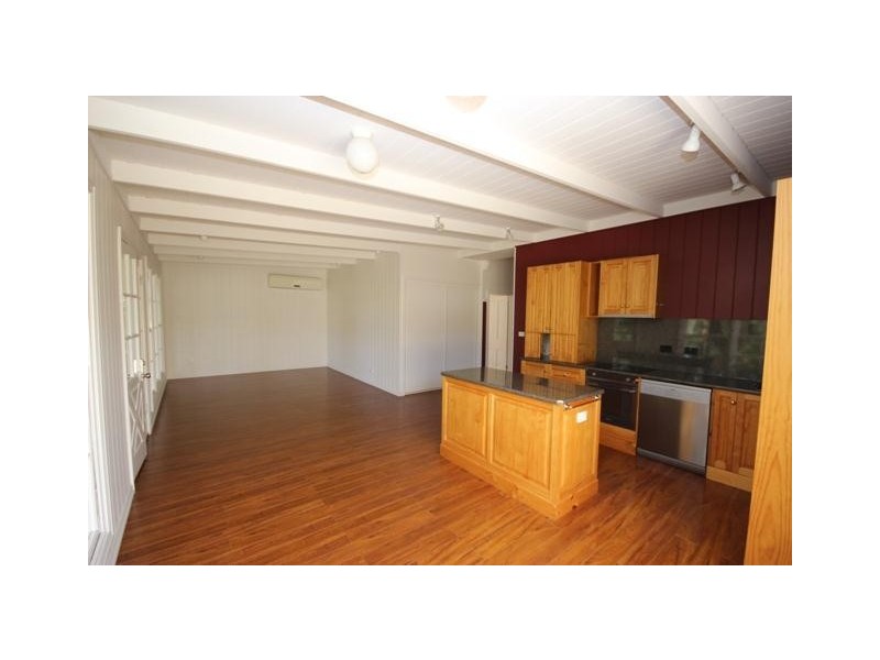 22 River Road, Woodford VIC 3281