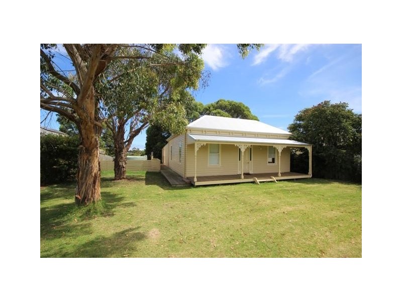 22 River Road, Woodford VIC 3281