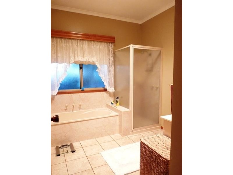 35 Hopkins Falls Road, Panmure VIC 3265