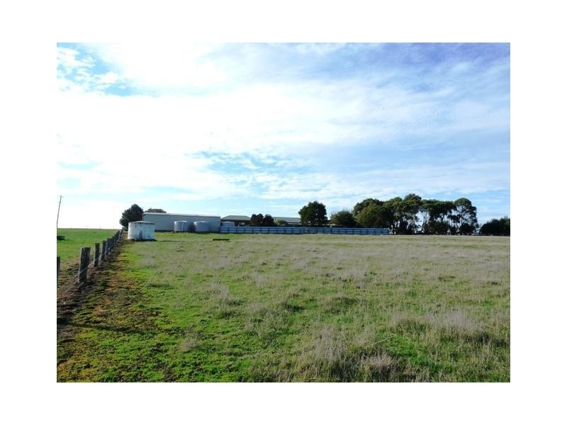 35 Hopkins Falls Road, Panmure VIC 3265