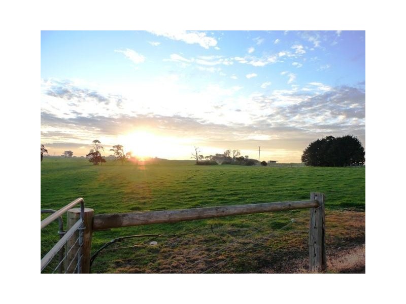 35 Hopkins Falls Road, Panmure VIC 3265