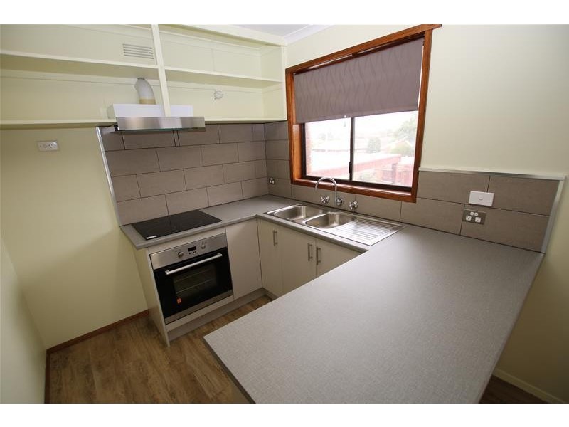 1/1 Kingfisher Grove, Warrnambool VIC 3280