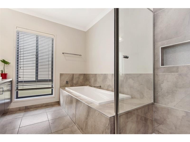 50 Sommerville Boulevard, Warrnambool VIC 3280