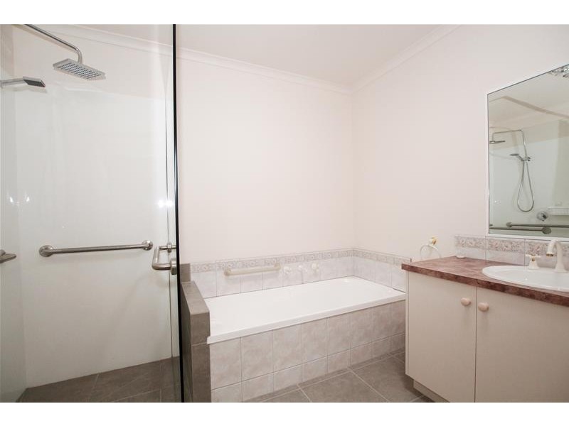 2 Halladale  Place, Warrnambool VIC 3280