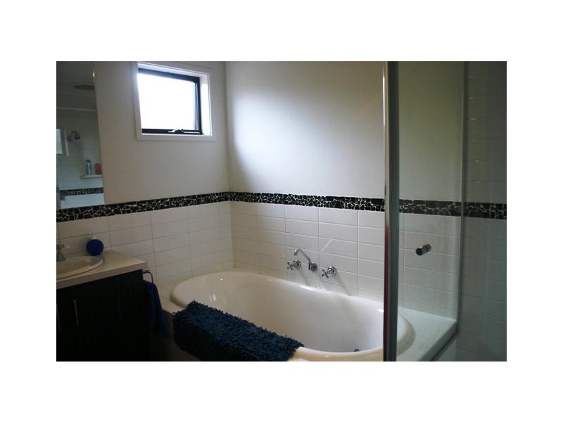 98 Kerr Street, Mortlake VIC 3272