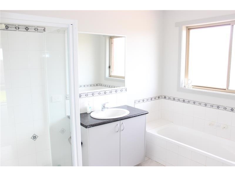 2 Renoir Drive, Warrnambool VIC 3280