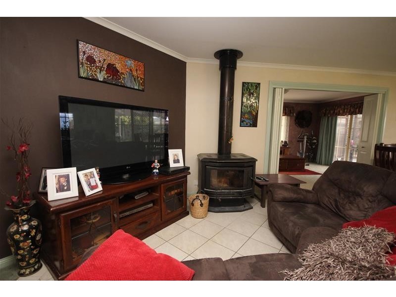 15 Edward Street, Cobden VIC 3266