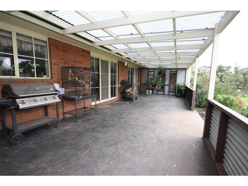 15 Edward Street, Cobden VIC 3266