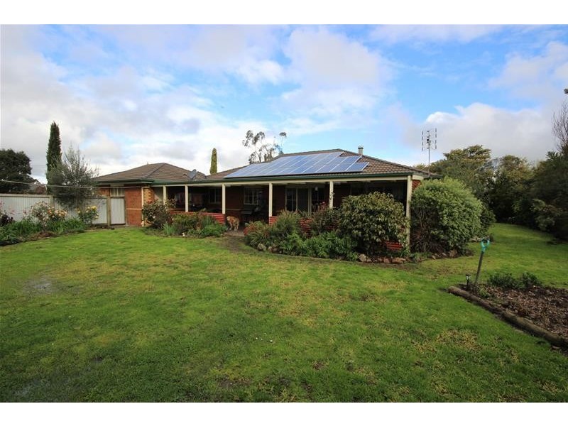 15 Edward Street, Cobden VIC 3266